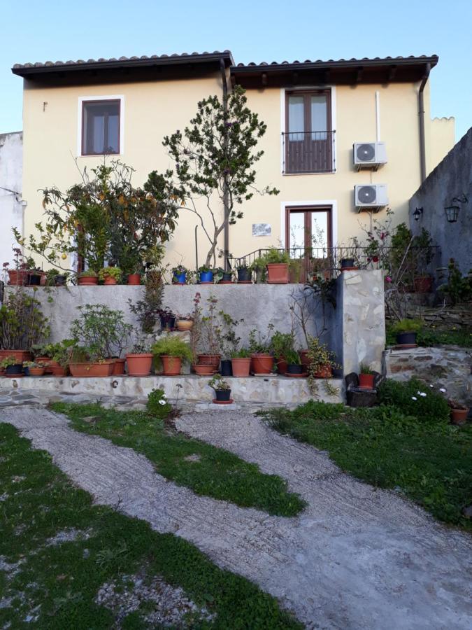 B&B S'Arrosa Antiga Santadi Екстериор снимка